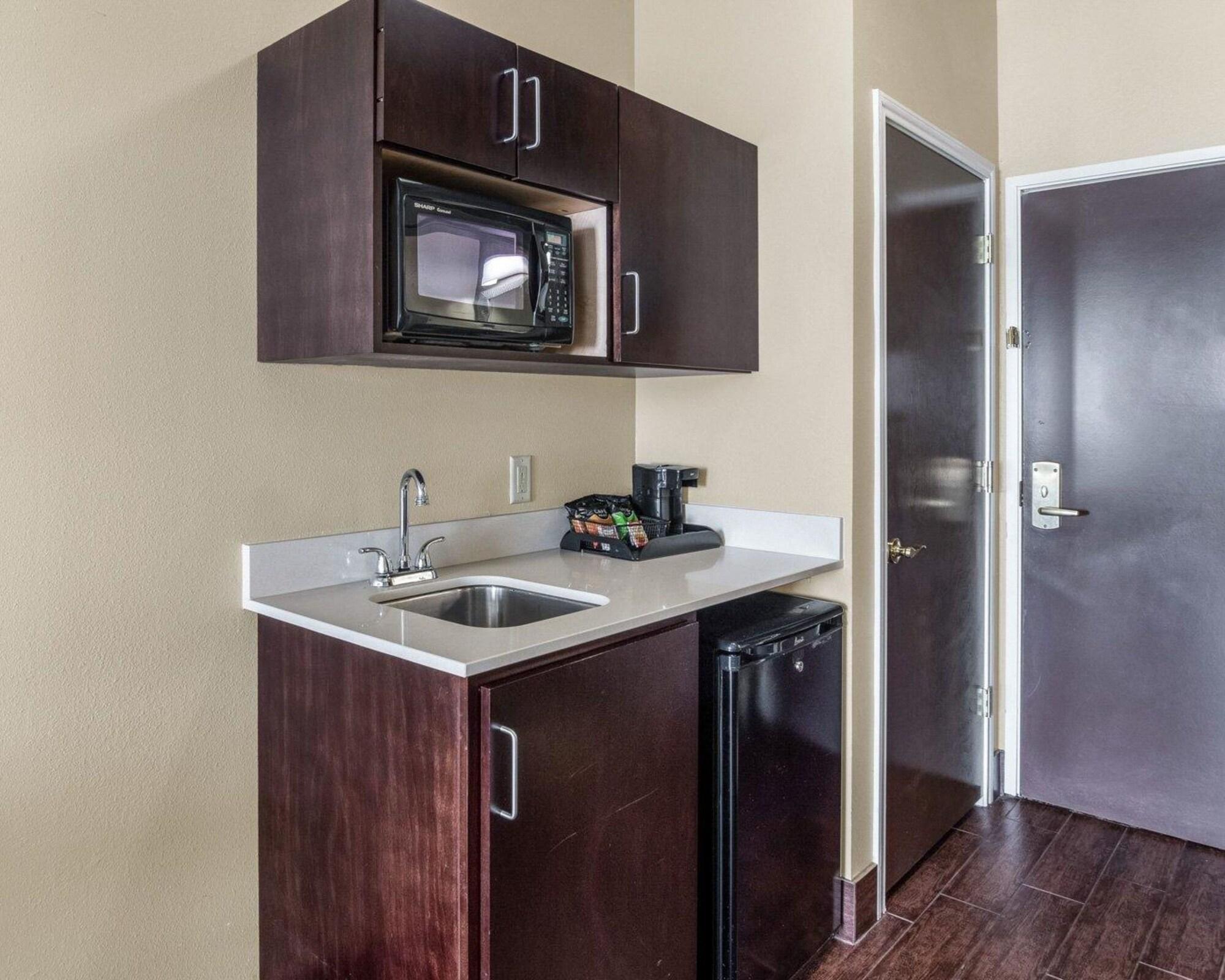 Comfort Suites Odessa Εξωτερικό φωτογραφία