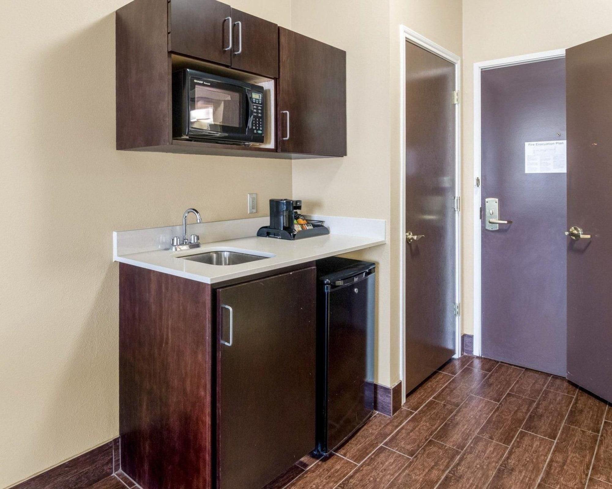 Comfort Suites Odessa Εξωτερικό φωτογραφία